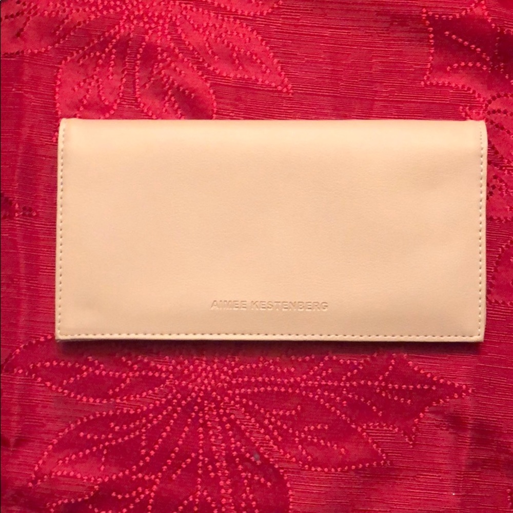 Aimee Kestenburg wallet